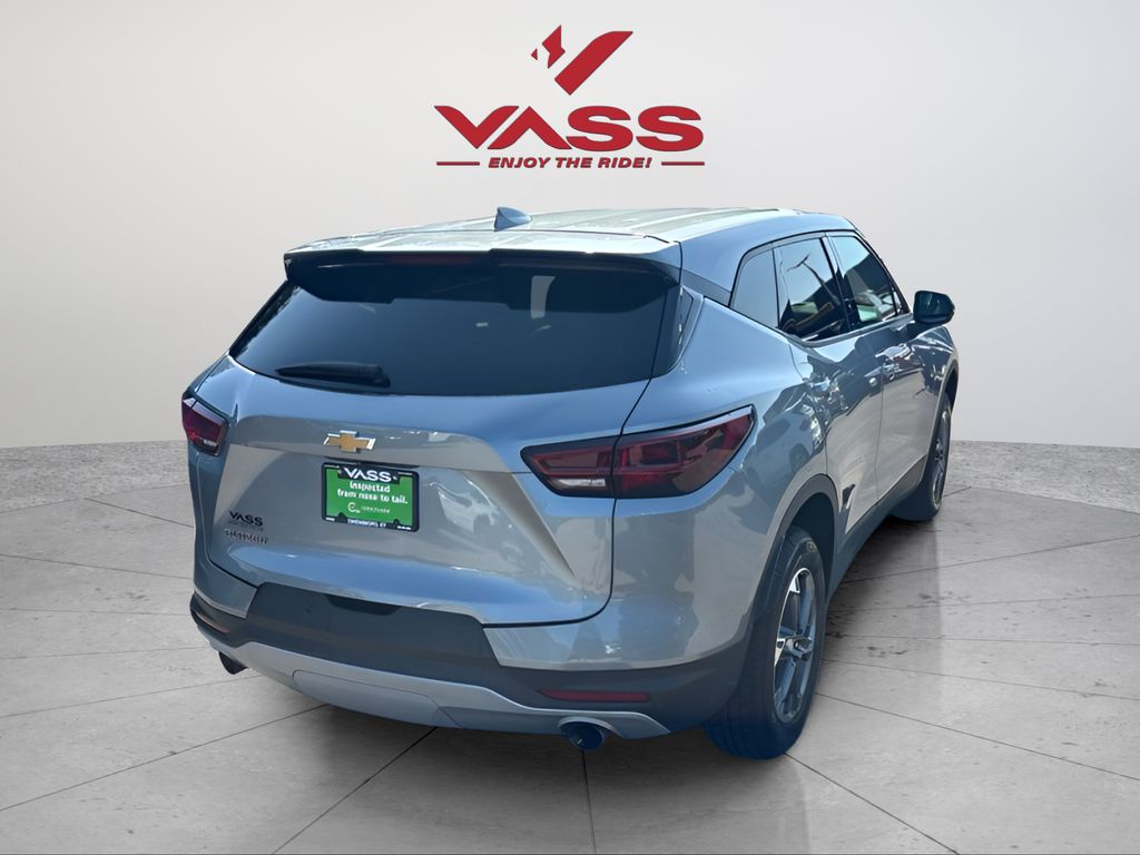 Used 2025 Gray Chevrolet LT image 5