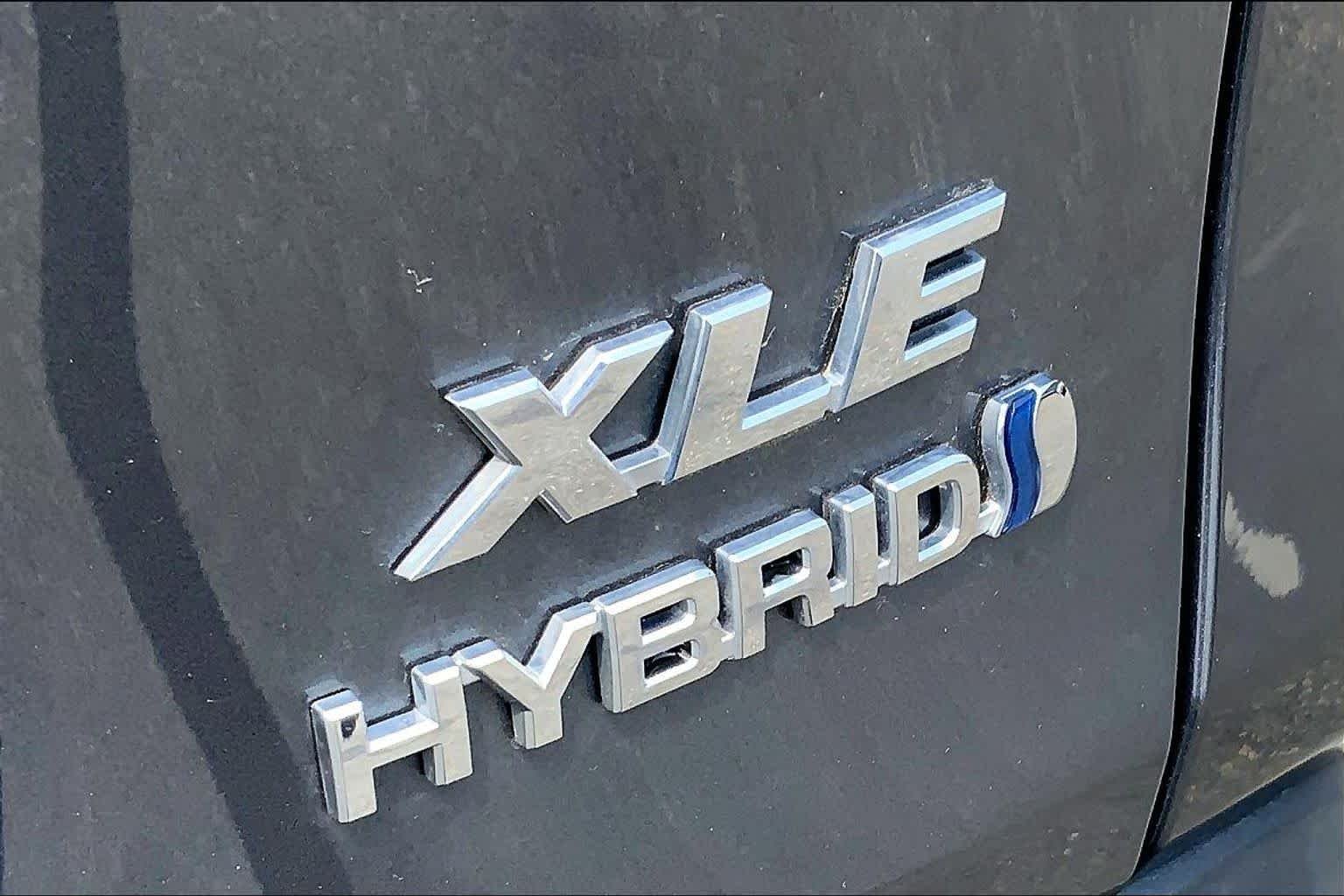 Used 2024 Magnetic Gray Metallic Toyota Hybrid XLE image 10