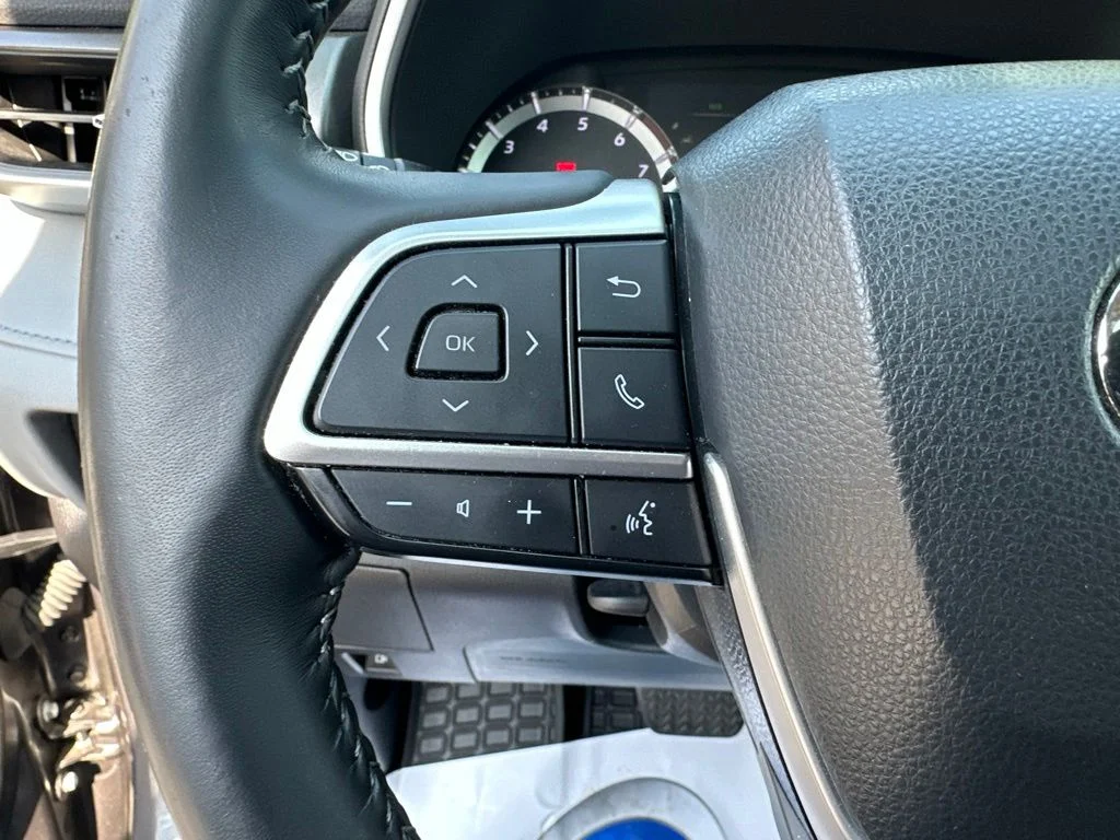 Used 2023 Magnetic Gray Metallic Toyota XLE image 32