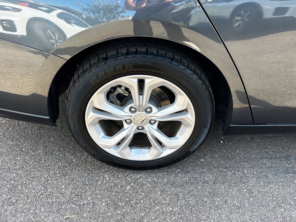 Used 2024  Honda LX image 11