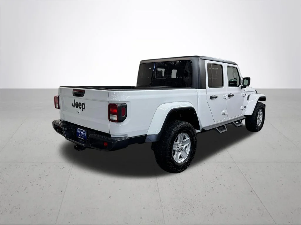 Used 2022 White Jeep Sport image 7