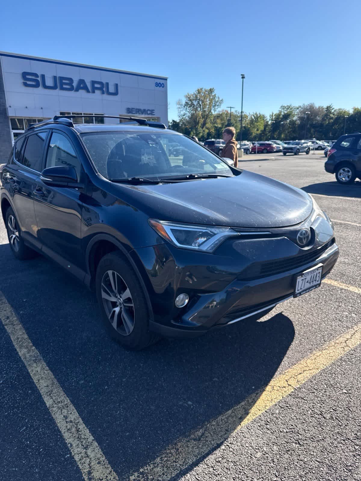 Used 2018 Galactic Aqua Mica Toyota XLE image 4