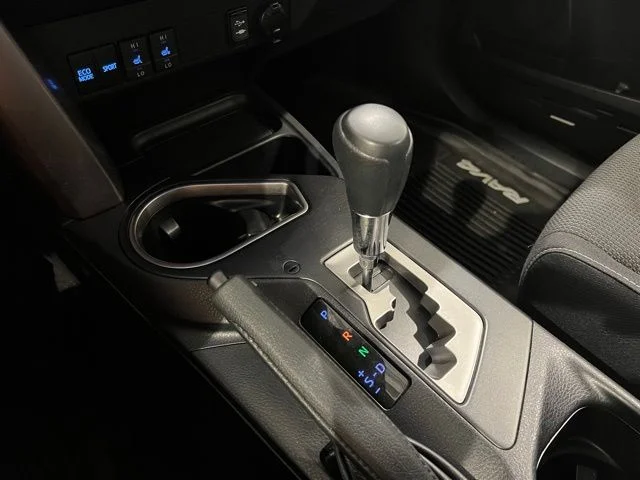 Used 2018 Blue Toyota XLE image 18