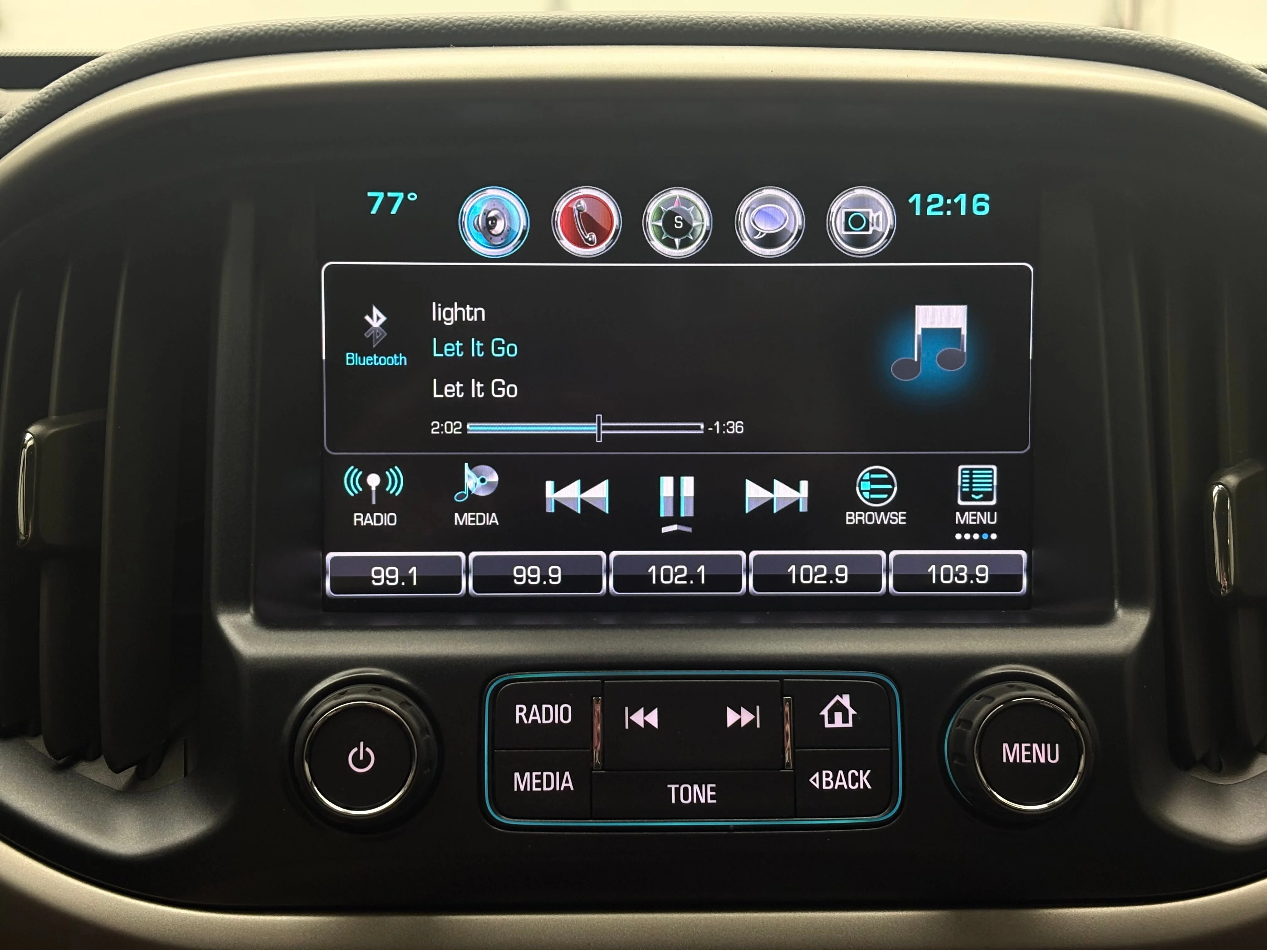 Used 2018 BLACK Chevrolet 4WD Z71 image 25