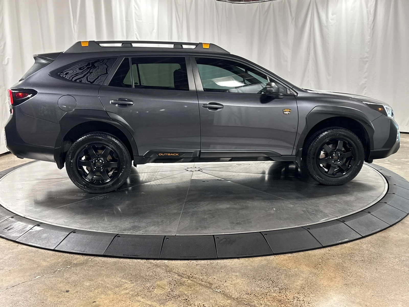 Used 2022 Magnetite Gray Metallic Subaru Wilderness image 6