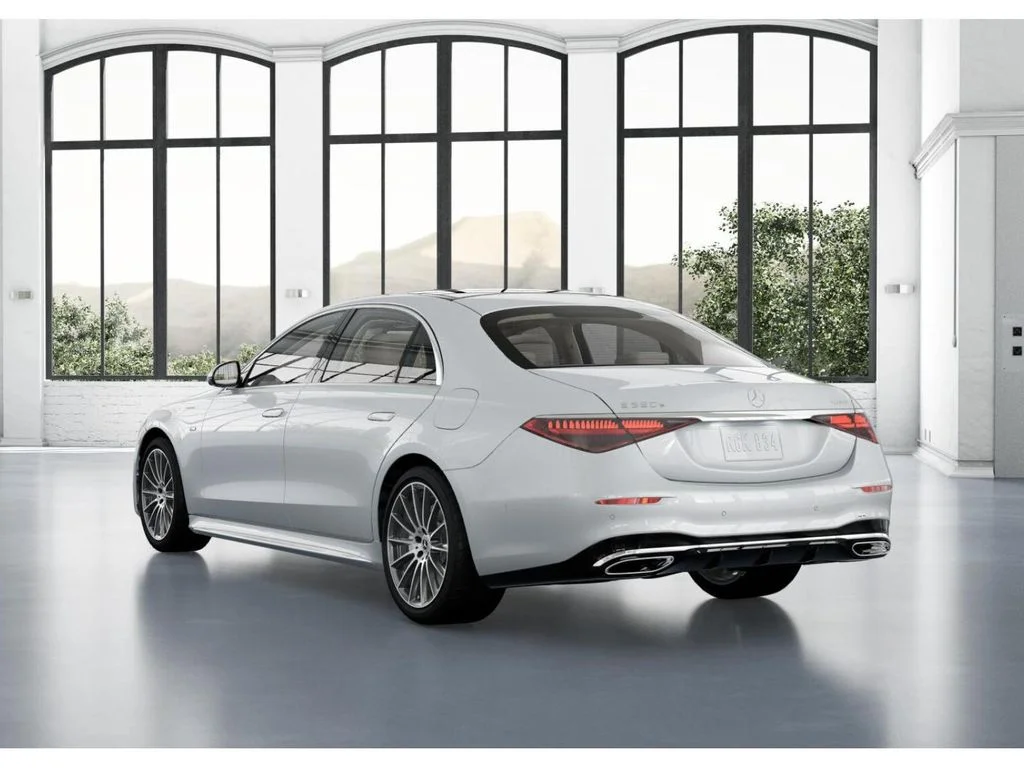 Used 2025 White Mercedes-Benz S 580e image 28