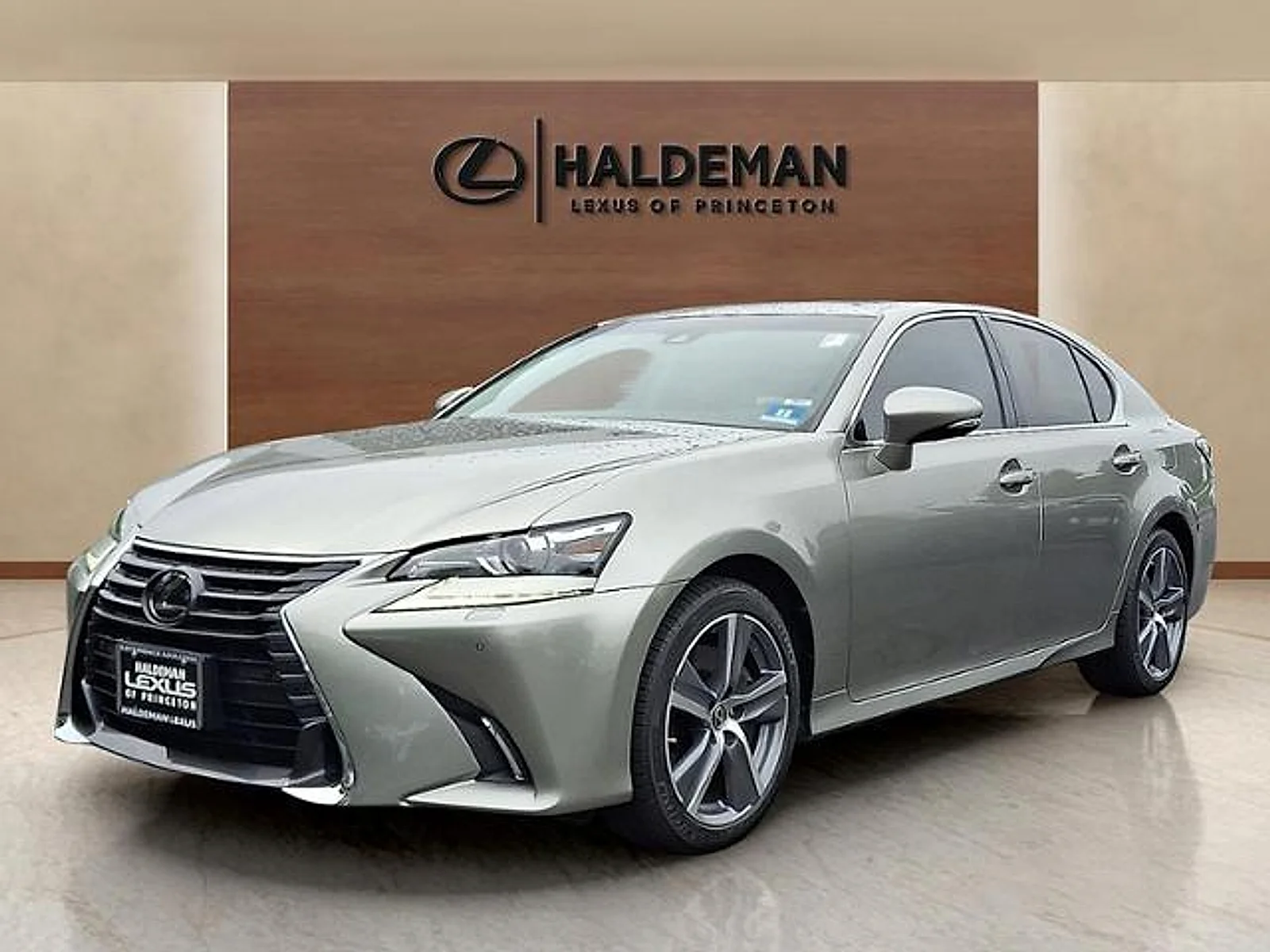 Used 2020 Atomic Silver Lexus  image 3