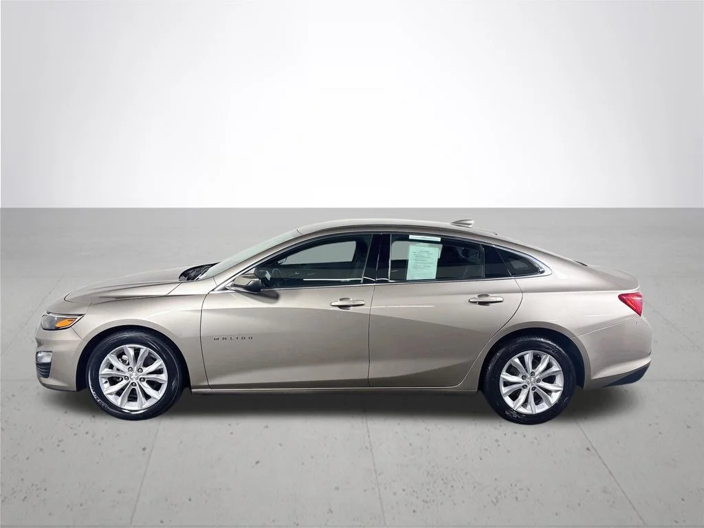 Used 2025 Gray Chevrolet LT image 9