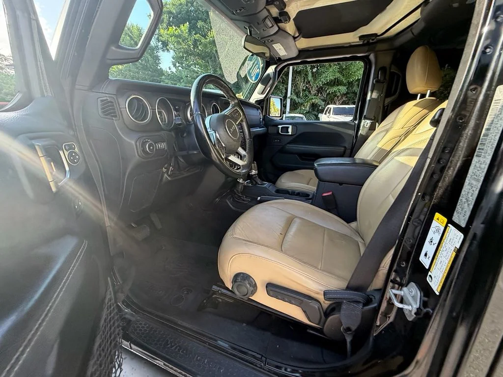 Used 2018 Black Clearcoat Jeep Unlimited Sahara image 10