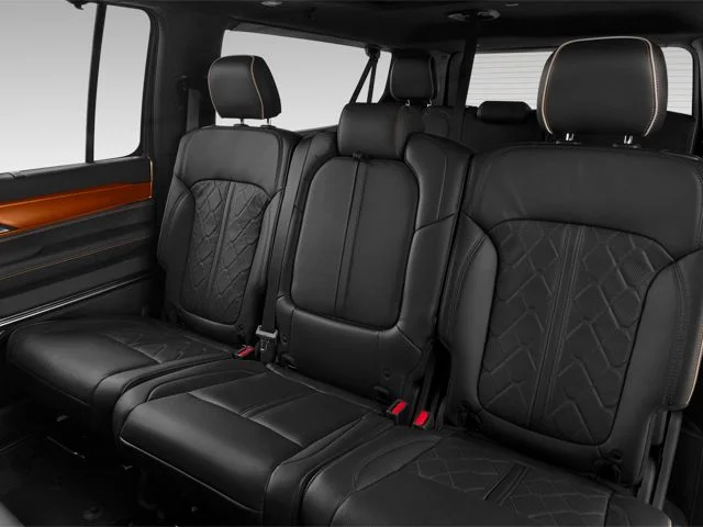 Used 2024 Baltic Gray Metallic Clearcoat Jeep Series II image 11