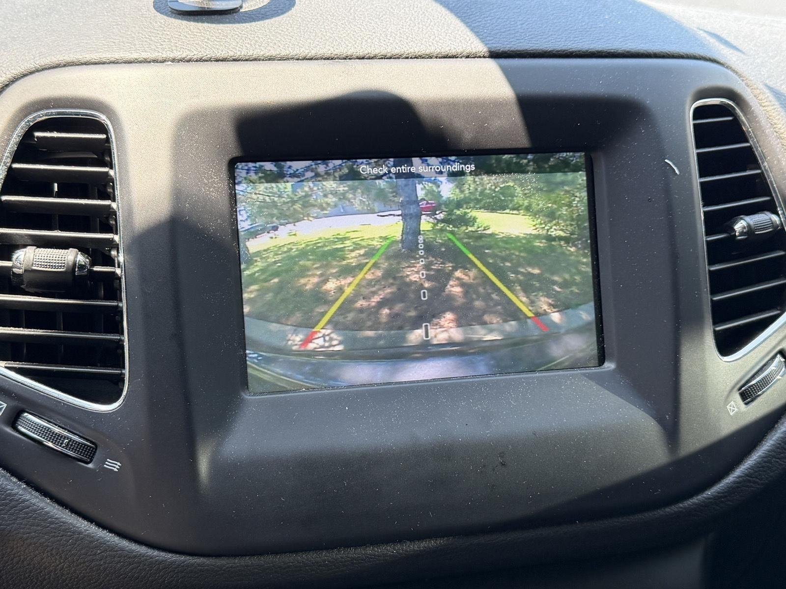 Used 2019 Granite Crystal Metallic Clearcoat Jeep Latitude image 7