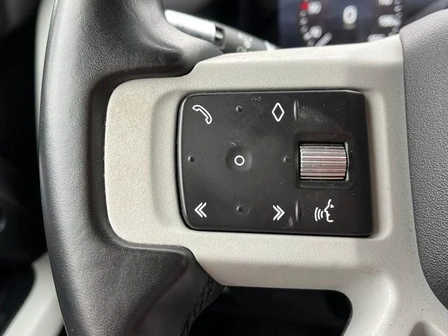 Used 2022 Gray Land Rover X-Dynamic SE image 33