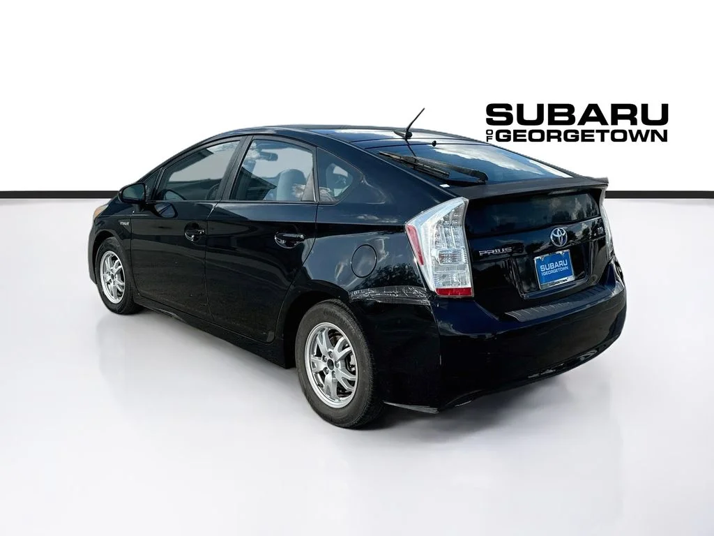 Used 2010 Red Toyota I image 5