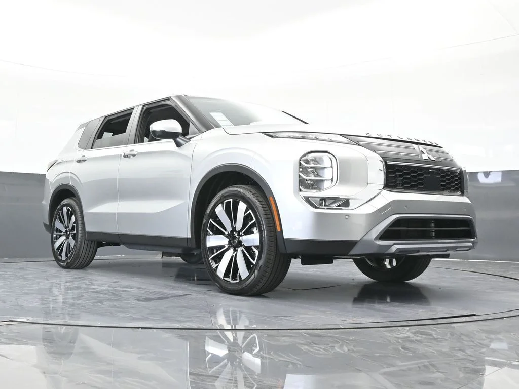 New 2026 Silver Alloy Mitsubishi SE image 63