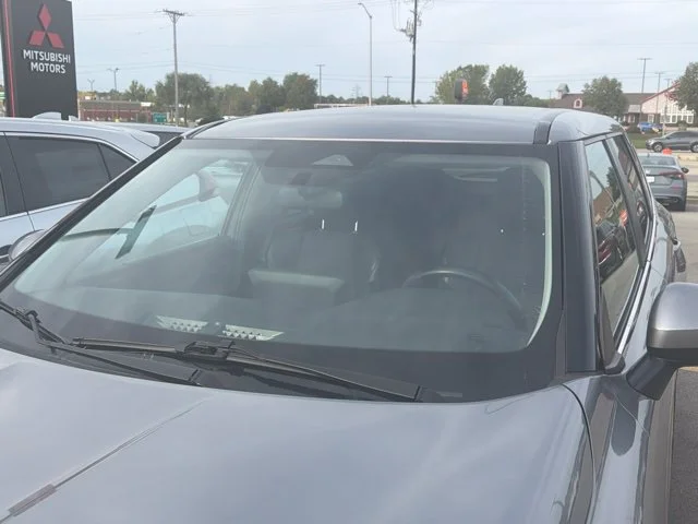 Used 2024 Silver Mitsubishi SE image 11