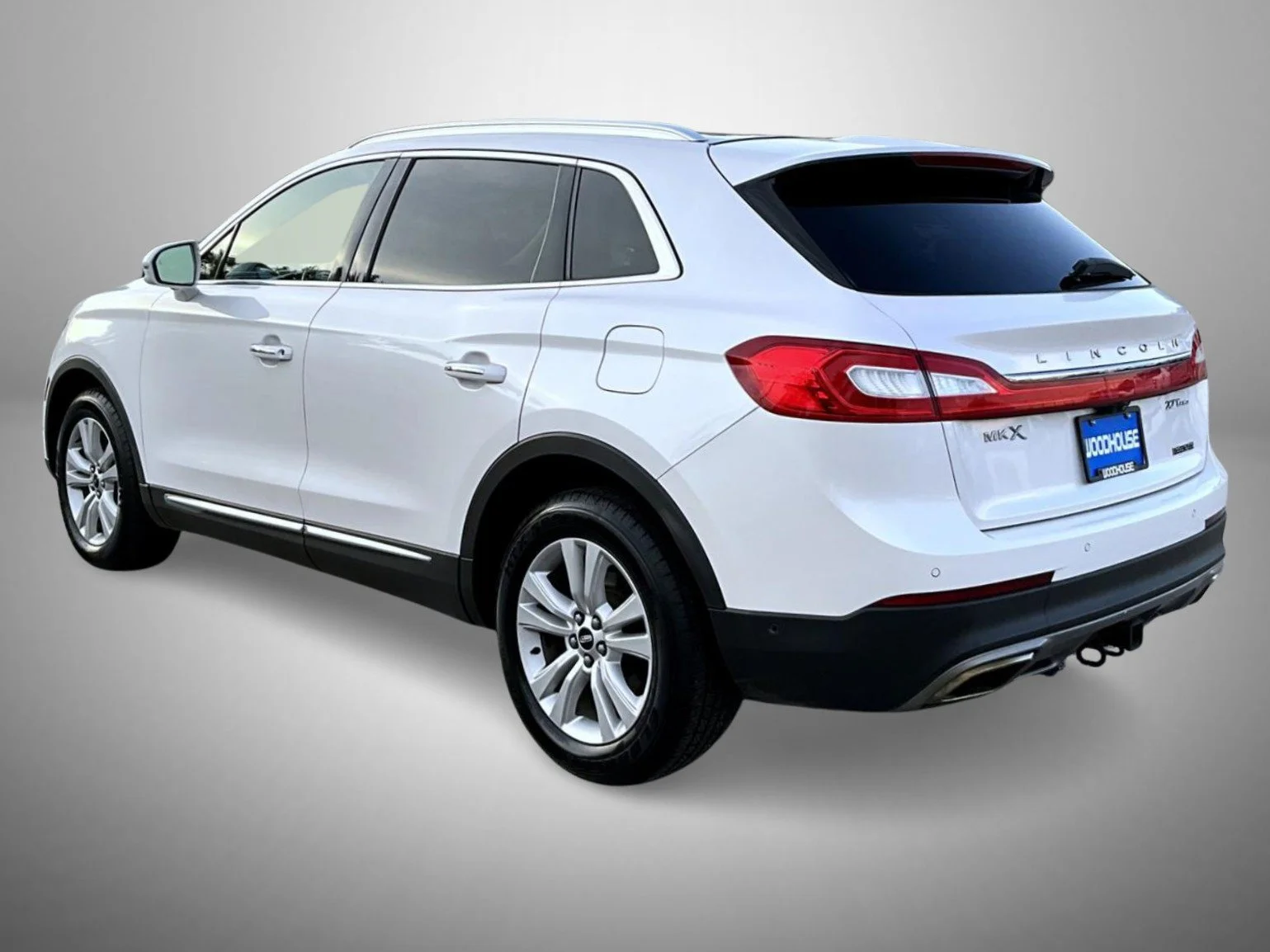 Used 2017 White Lincoln Reserve image 7