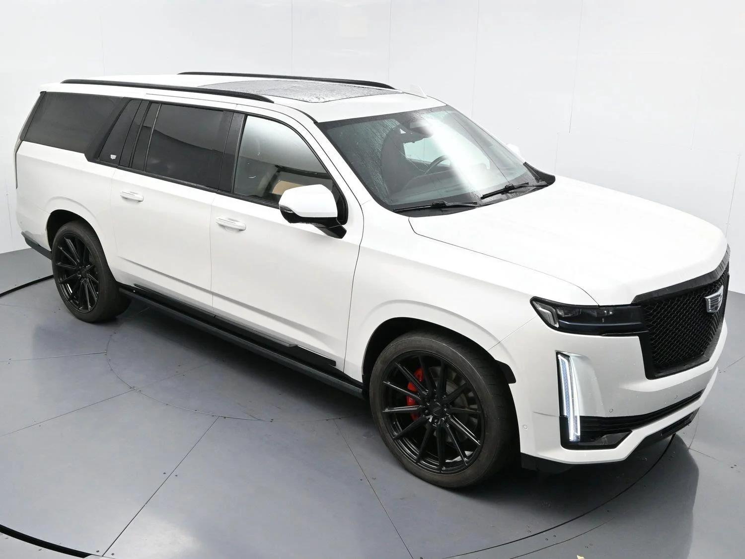 Used 2021 Crystal White Tricoat Cadillac Sport Platinum image 43