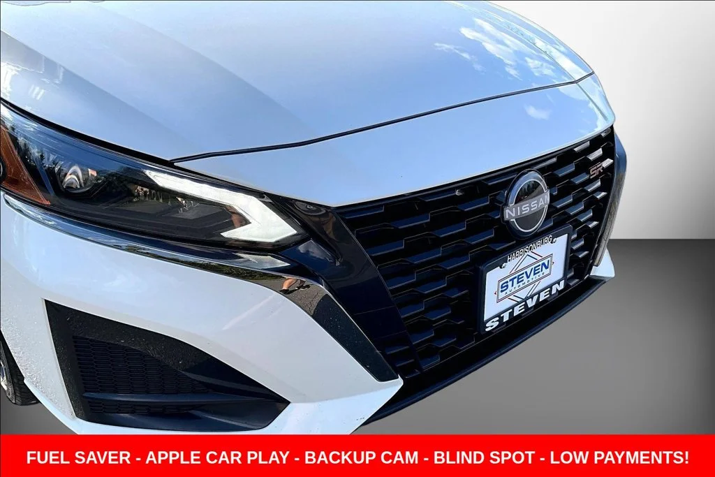 Used 2024 White Nissan 2.5 SR image 37
