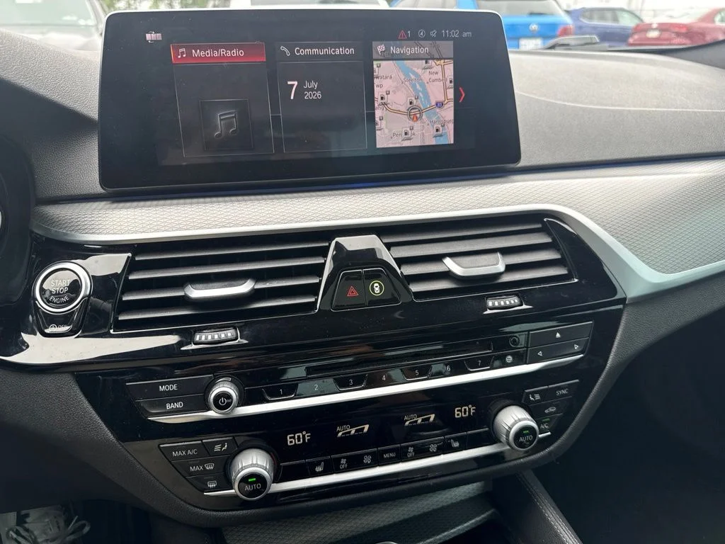 Used 2019 Alpine White BMW 540i xDrive image 41