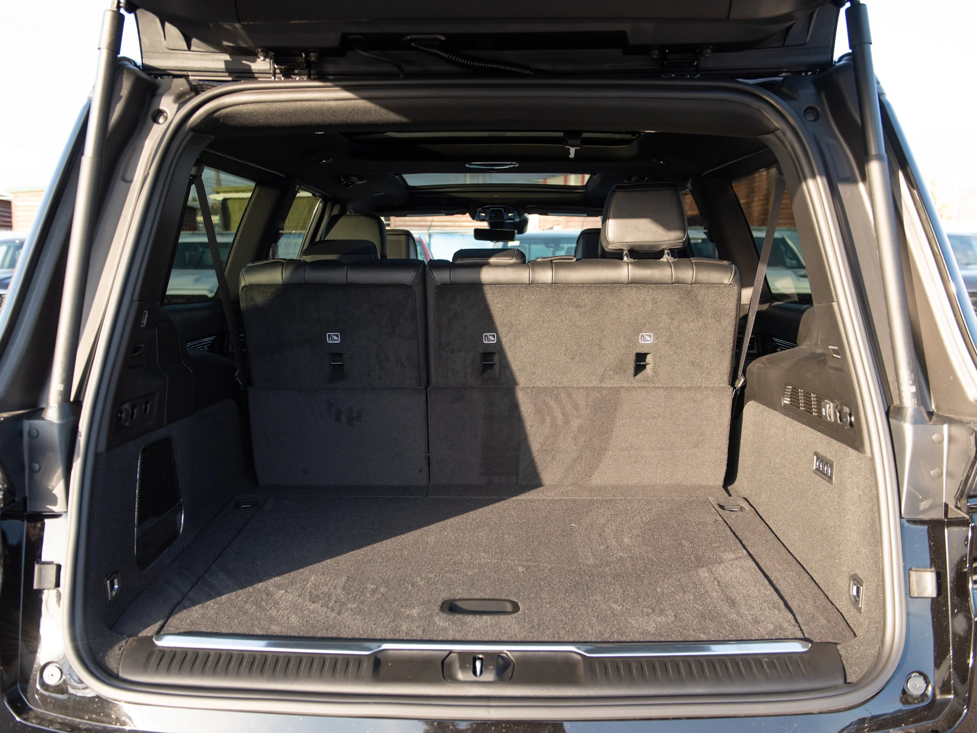 New 2026 Black Jeep Summit Obsidian* image 29
