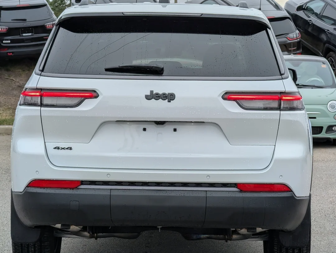 New 2026 White Jeep Altitude - - 4x4 - 20 Gloss Black Wheels - Remote Start - Capri Leatherette & More! image 7