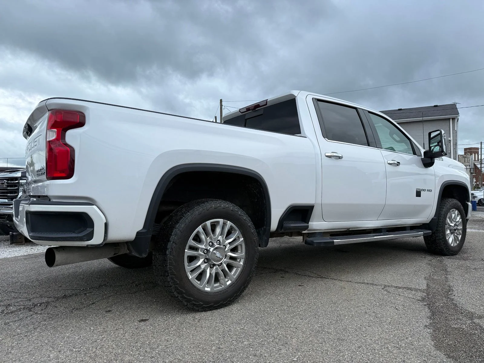 Used 2020 Beige Chevrolet High Country image 8