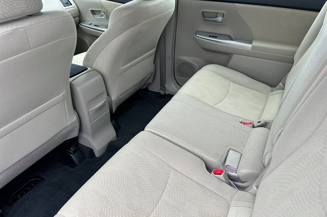 Used 2014 Beige Toyota Three image 15