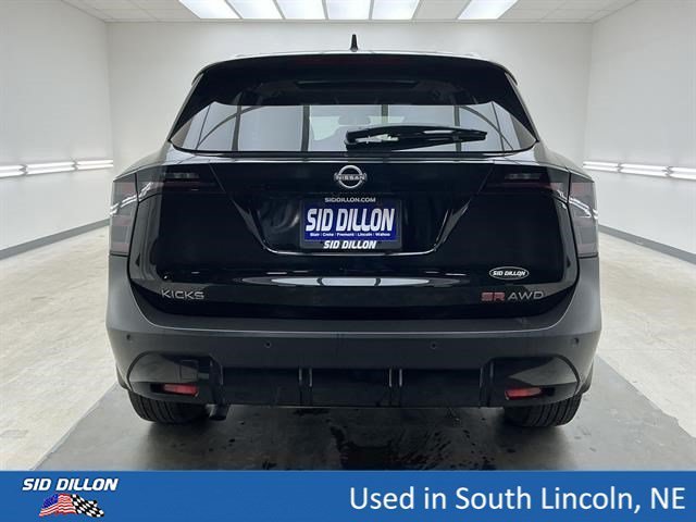 Used 2025 Super Black Nissan SR image 5
