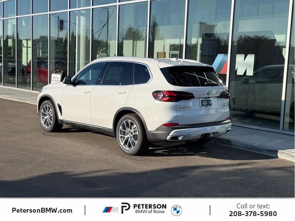 New 2026 White BMW xDrive40i image 3