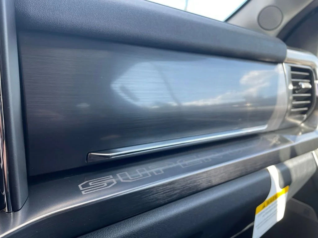 New 2026 CARBONIZED GRAY Ford Lariat image 23