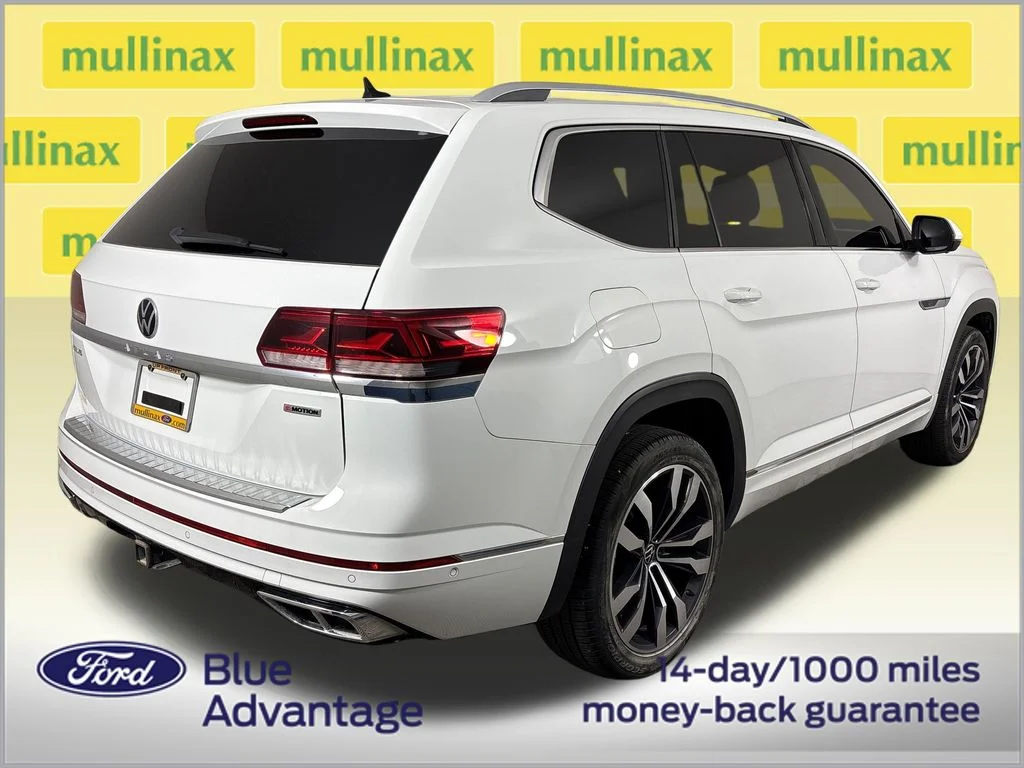 Certified Used 2022 White Volkswagen 3.6L V6 SEL Premium R-Line image 4