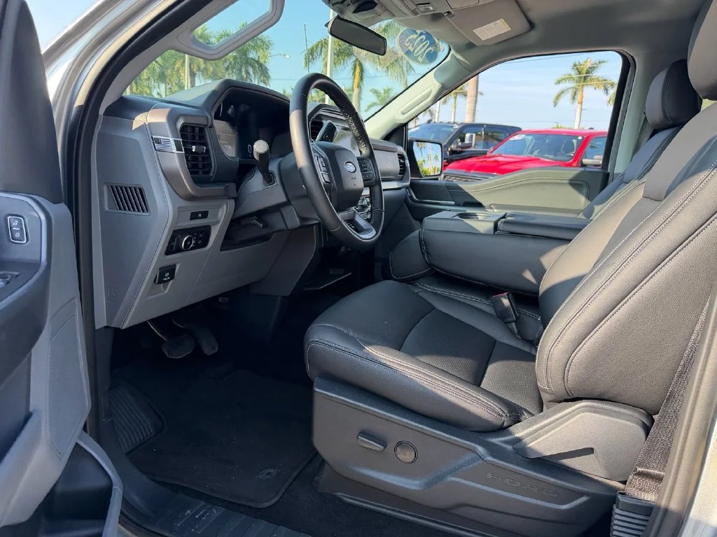 Used 2025 Iconic Silver Metallic Ford XLT image 12