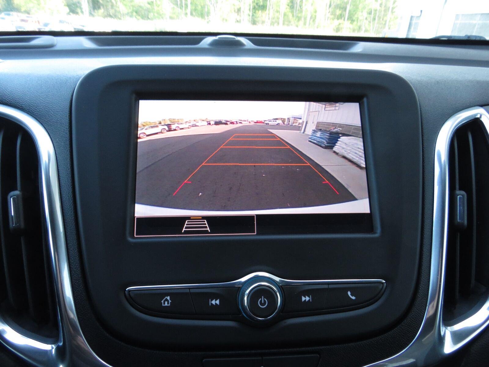Used 2024 Summit White Chevrolet LT image 30
