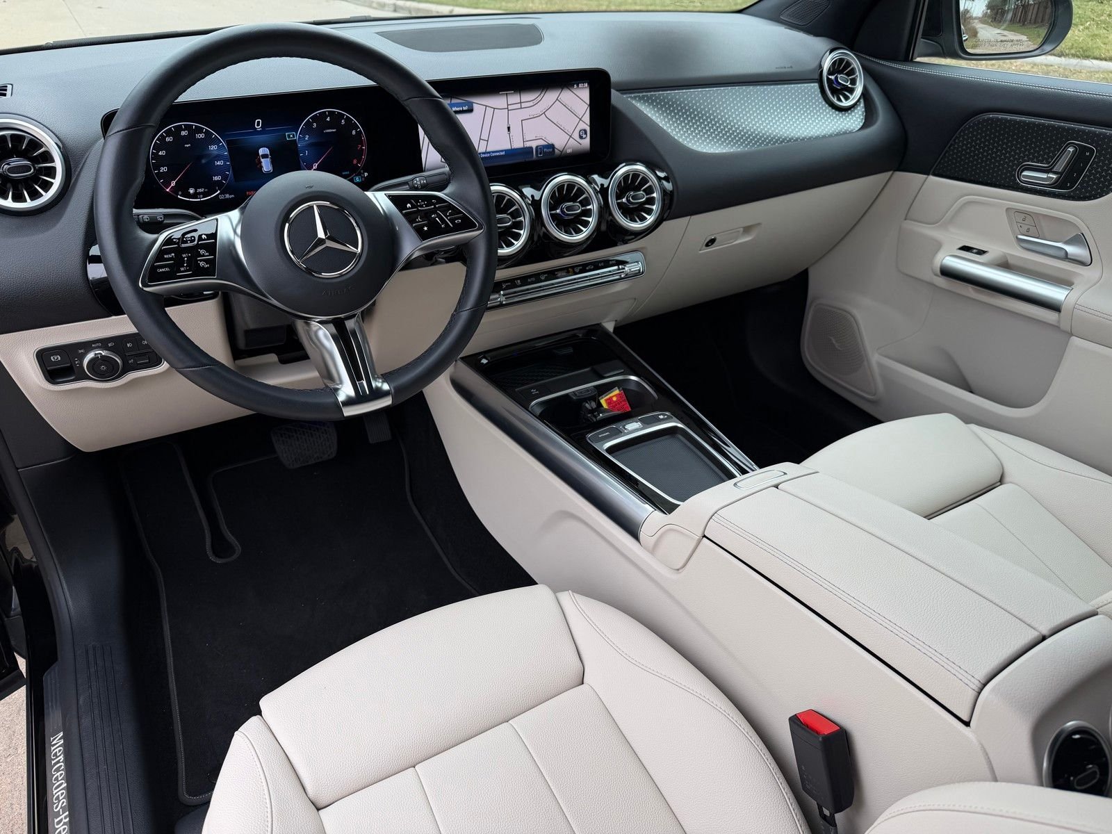 Certified Used 2025 Black Mercedes-Benz GLA 250 image 2