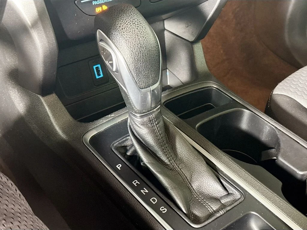 Used 2019 Gray Ford SE image 17