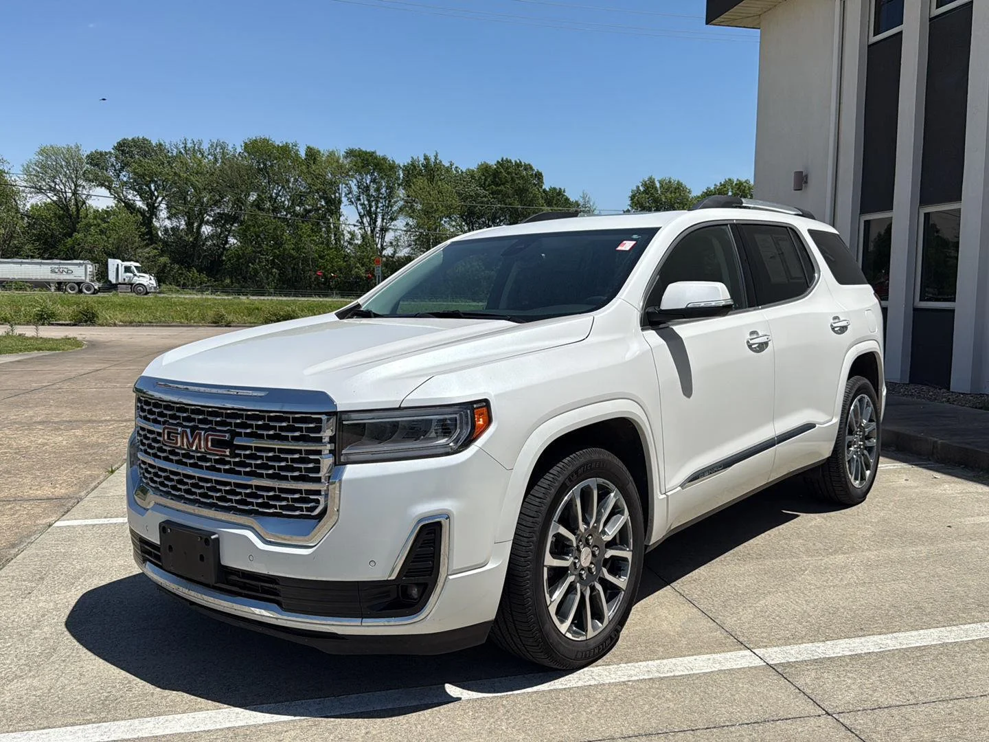 Used 2020 White Frost Tricoat GMC Denali image 26