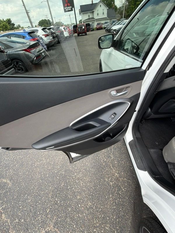 Used 2017 White Hyundai 2.4 Base image 14