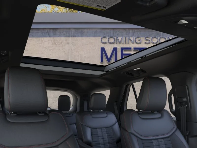 New 2026 Star White Metallic Tri-Coat Ford ST-Line image 22