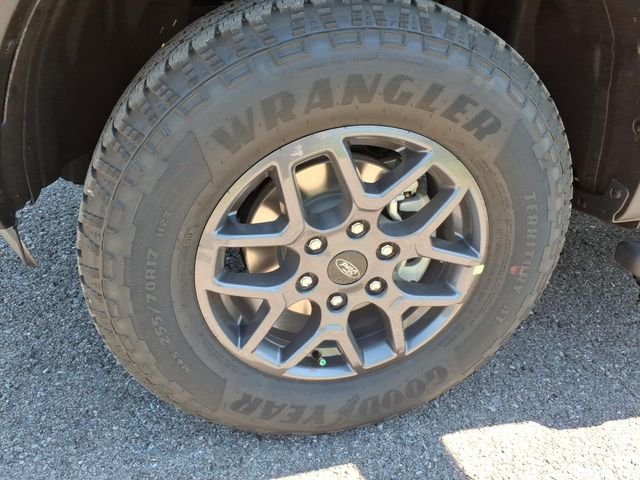 New 2026 Carbonized Gray Metallic Ford XLT image 5