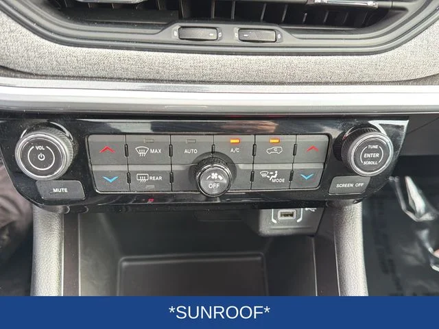 Used 2025 Black Jeep Latitude image 14