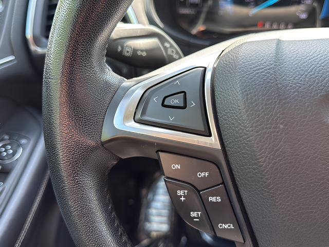 Used 2022 Silver Ford Titanium image 9