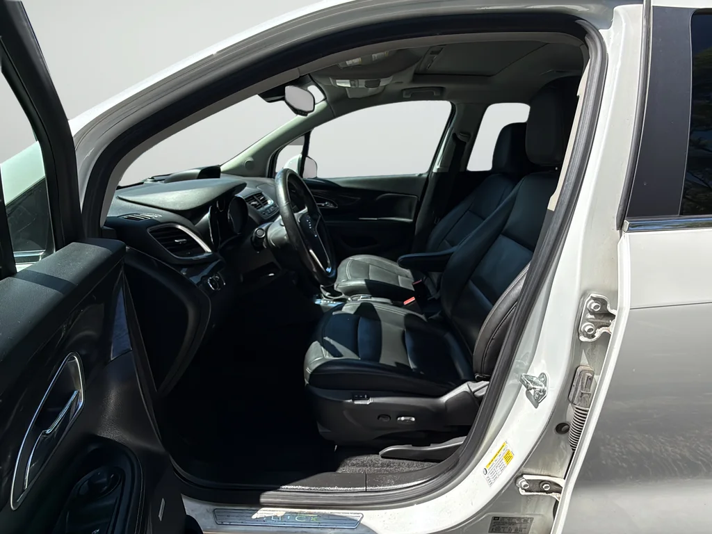 Used 2015 White Buick Premium image 7
