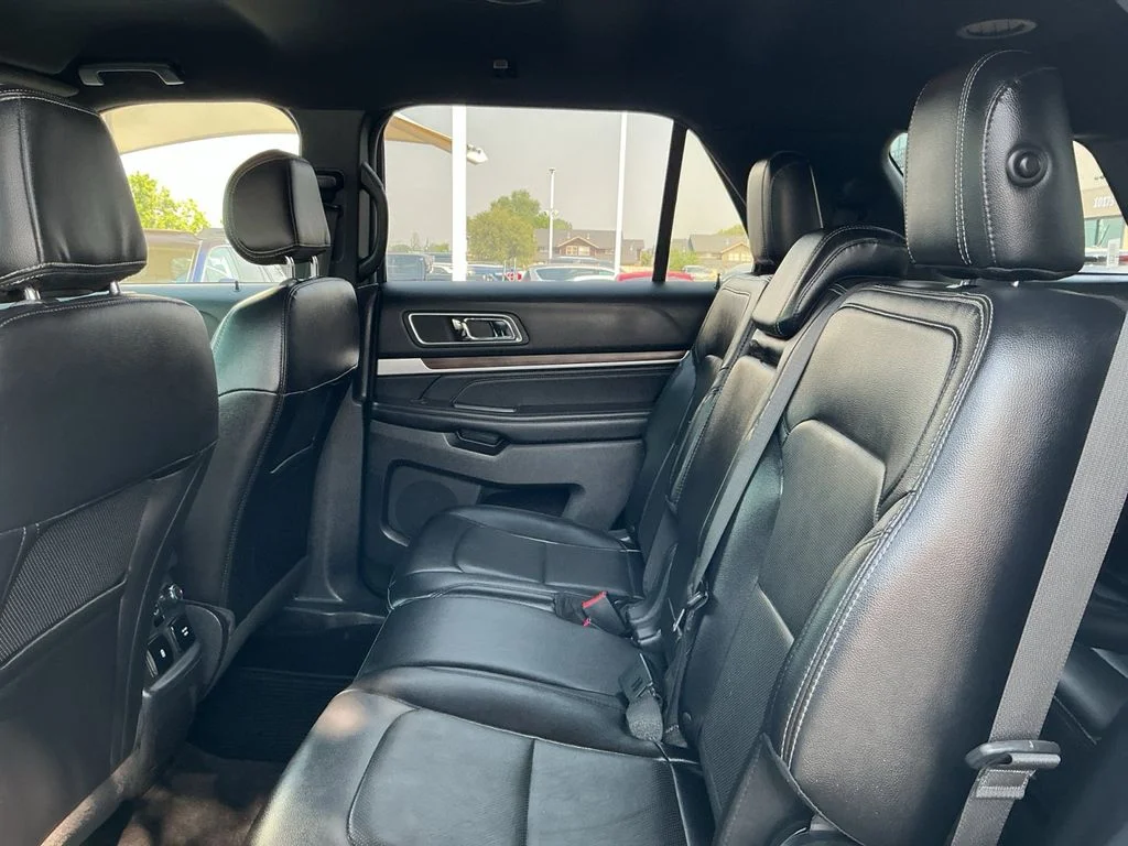 Used 2016 Silver Ford Limited image 21