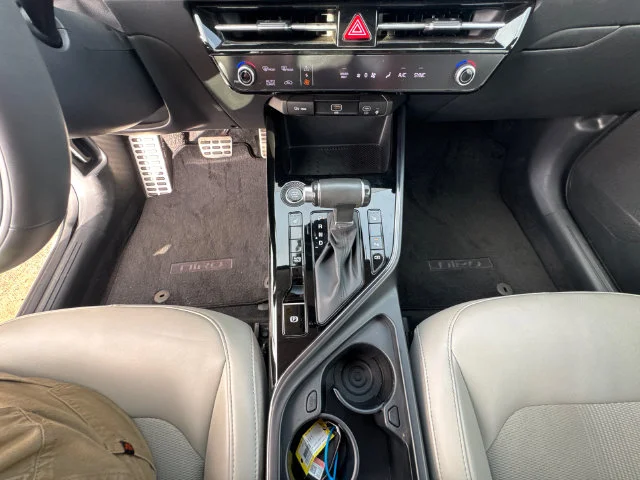 Certified Used 2025 White Kia EX Touring image 12