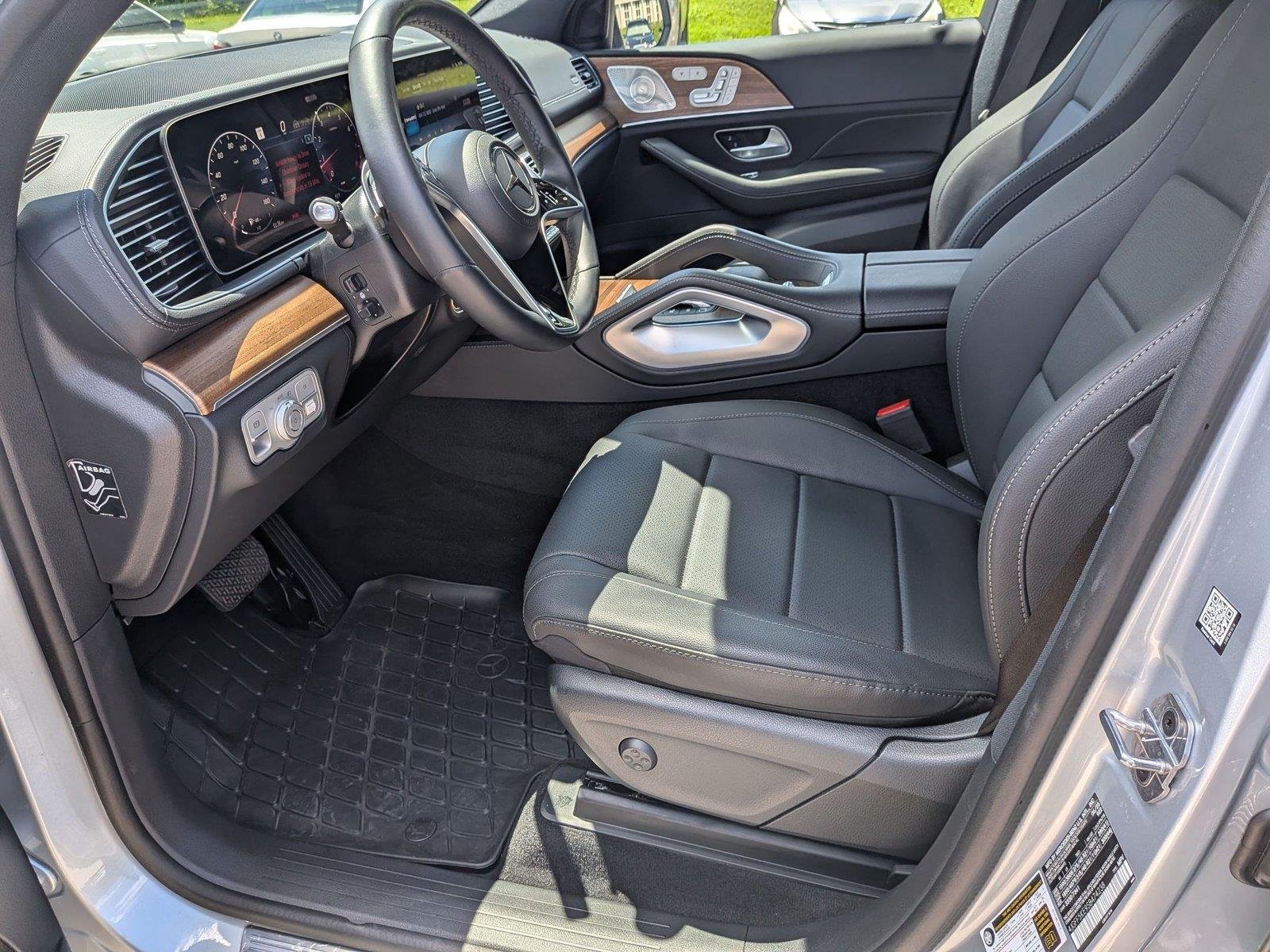 Used 2025 Cirrus Silver Metallic Mercedes-Benz GLS 450 image 18