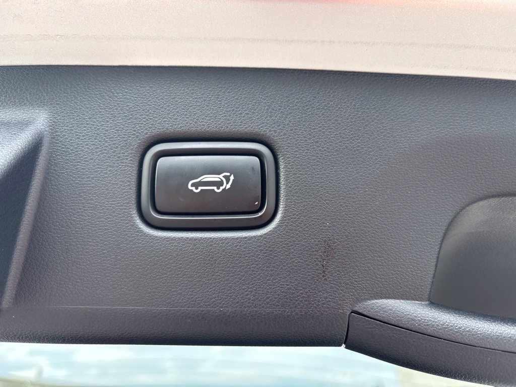 Used 2024 Silver Hyundai SEL Convenience image 14