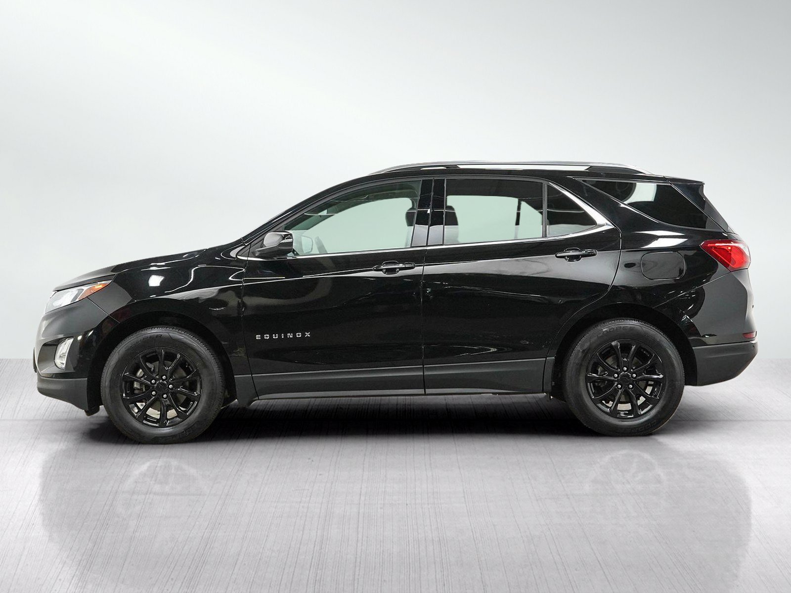 Used 2018 Chevrolet Equinox LT with VIN 3GNAXSEV9JL371878 for sale in White Bear Lake, MN