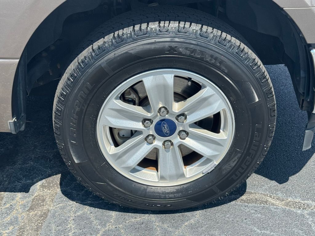Used 2018 Gray Ford XL image 9