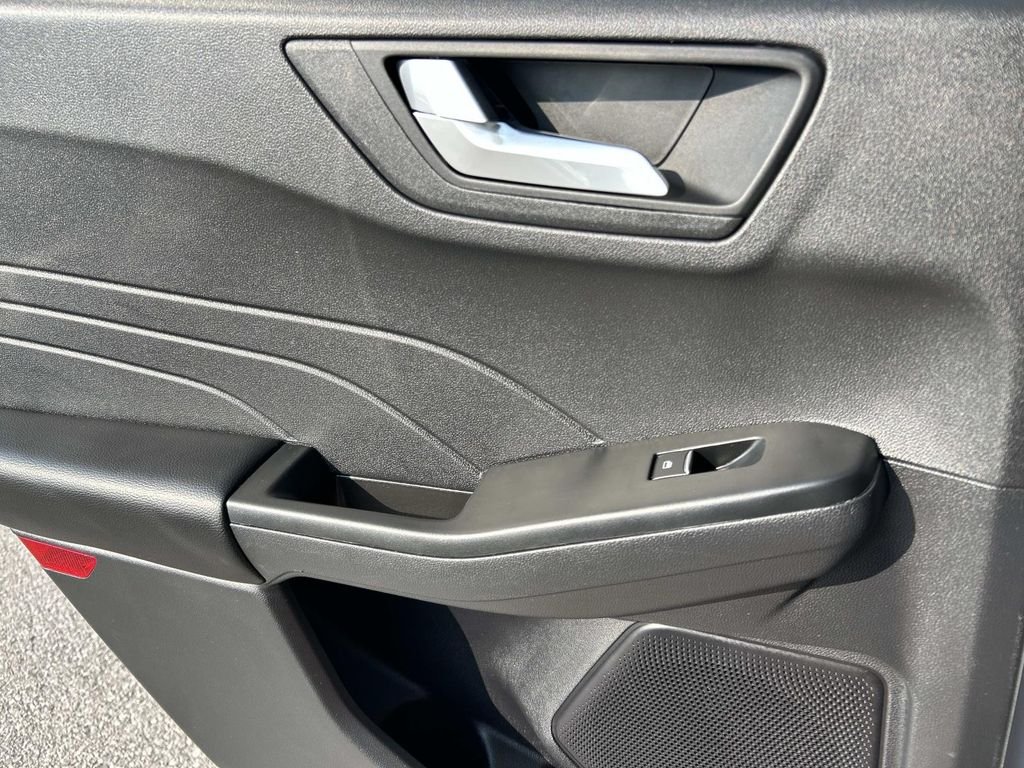 Used 2025 Silver Metallic Ford ST-Line image 17