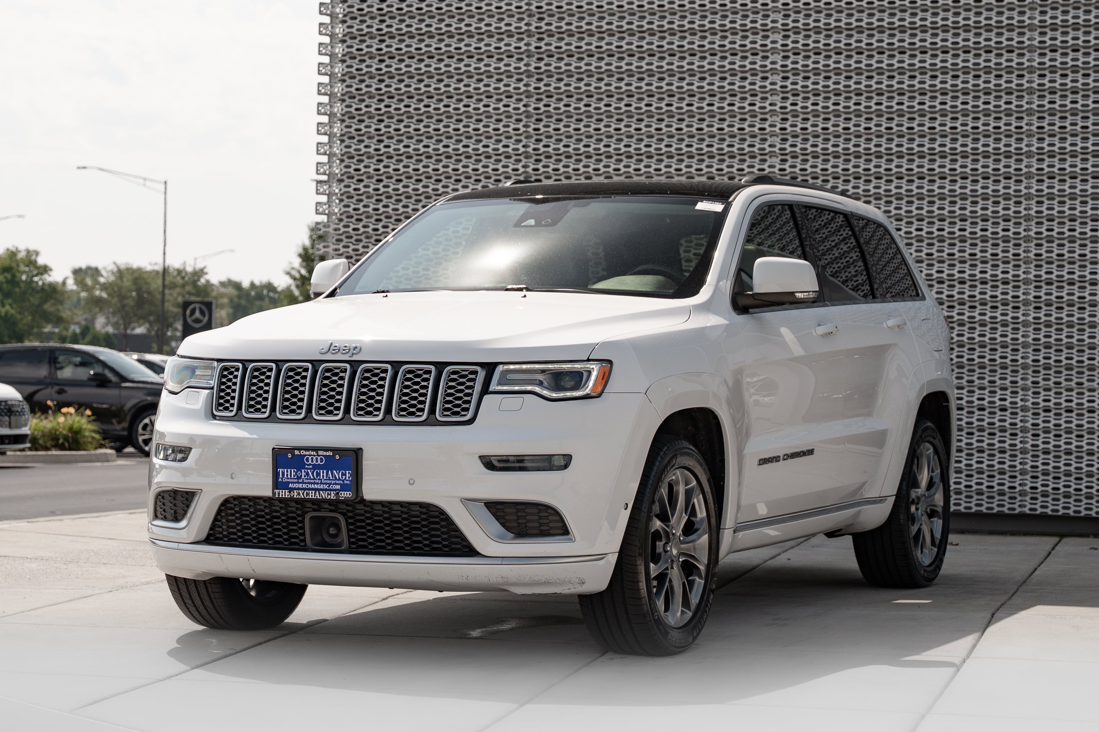 Used 2020 Bright White Clearcoat Jeep Summit image 7